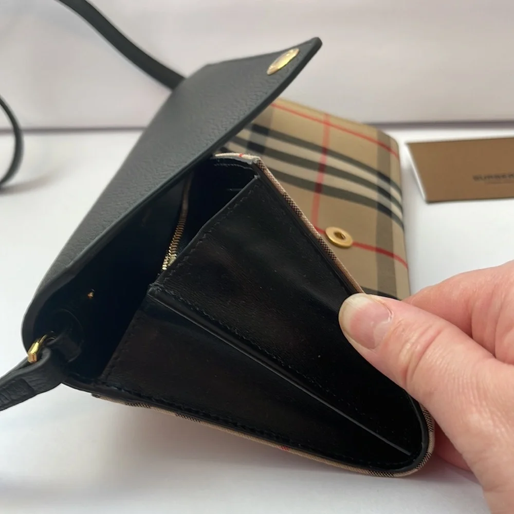 Burberry Vintage Check and Leather wallet with Detachable strap - Picture 9 of 16
